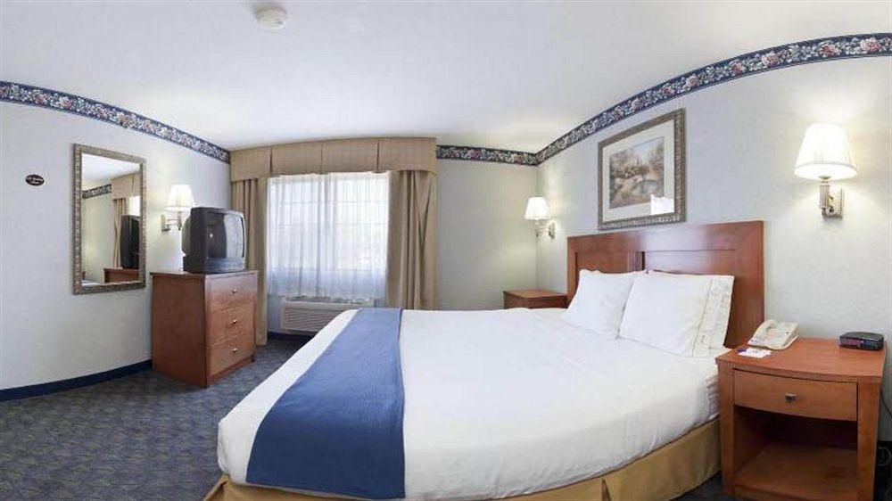 Comfort Inn & Suites Napoleon Exteriér fotografie