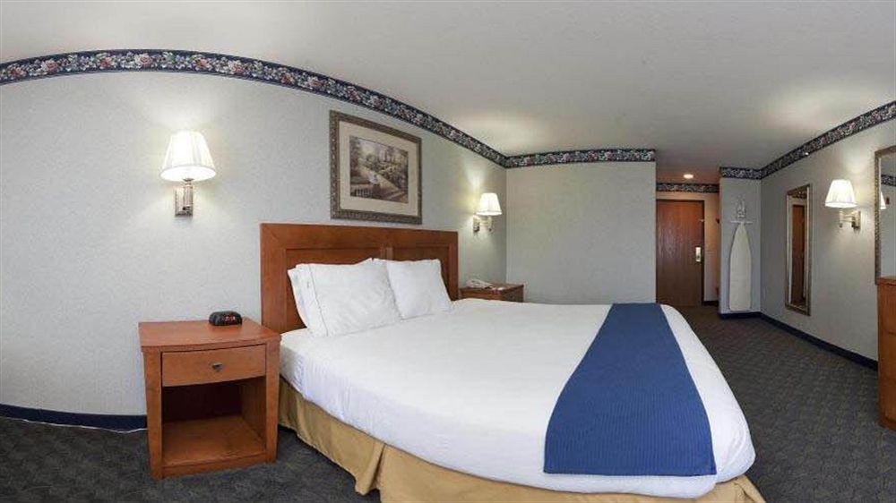 Comfort Inn & Suites Napoleon Exteriér fotografie